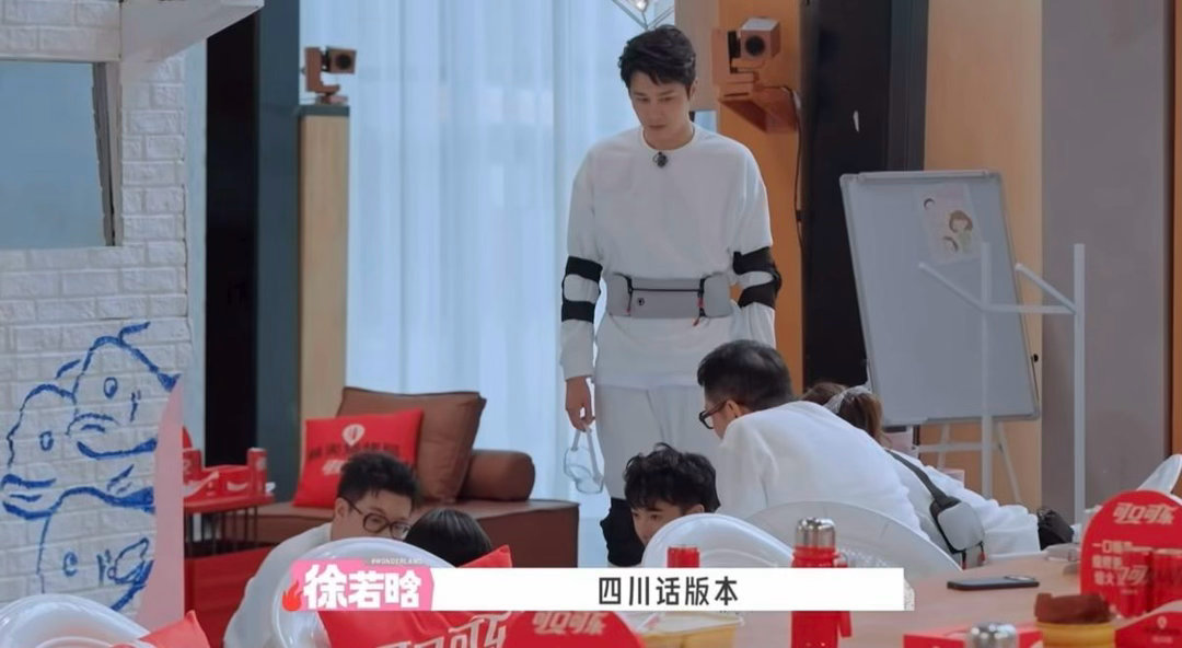李嘉琦把方媛哄睡了李嘉琦哄睡服务李嘉琦哄睡服务圈粉无数，温柔耐心轻声安抚，舒缓语