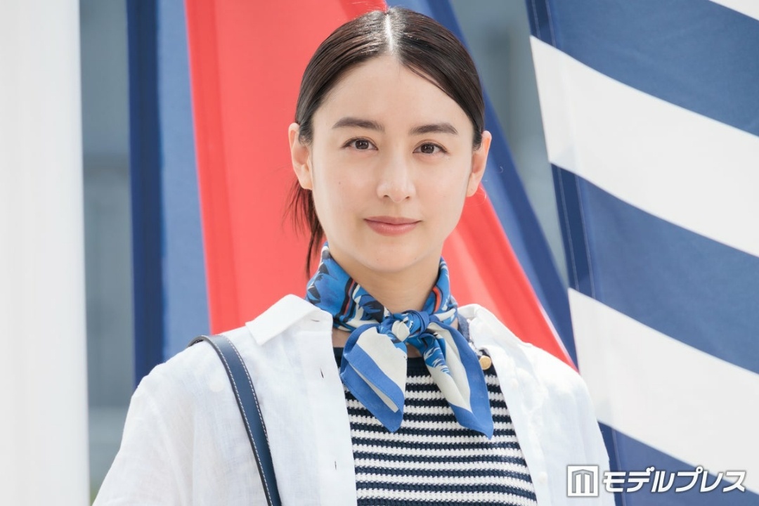 日娱新闻山本美月 山本美月于6月16日在东京都内出席了TOMMY HILFIGE