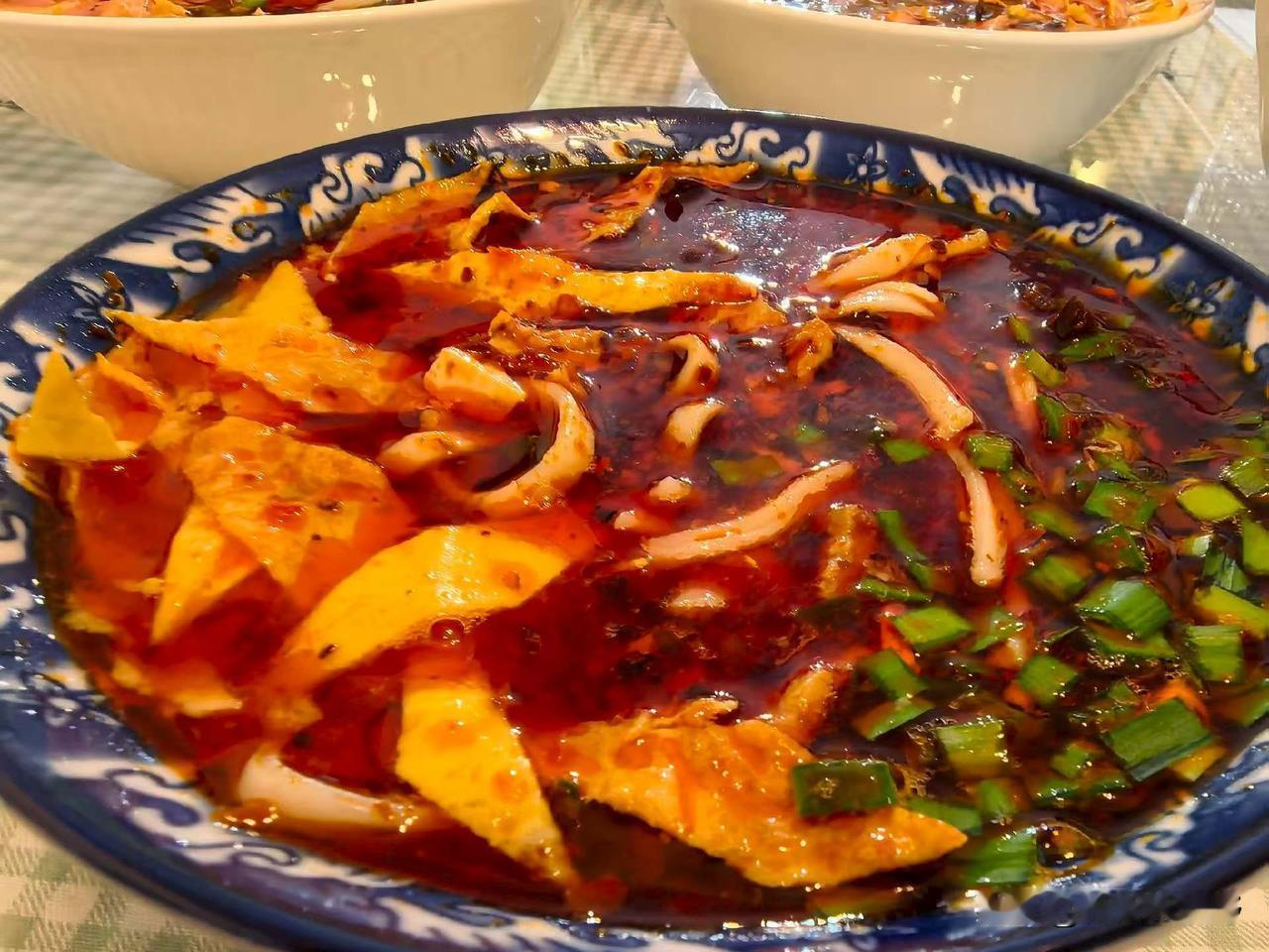 西安艳阳天西府饭的美食风光春光臊子面 西府肉臊子干拌 西府面皮 西府大烩菜 西府