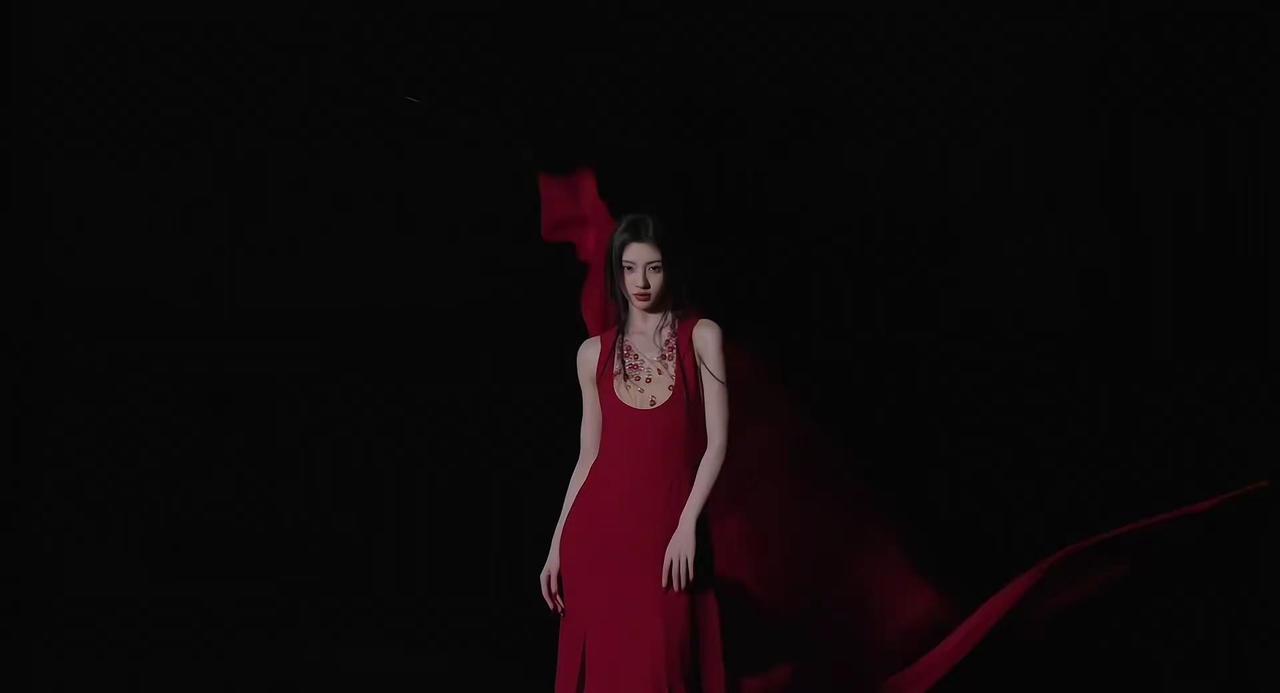 脸庞上逐渐清晰的轮廓 是你成长足迹 鞠婧祎 ELLE四月刊鞠婧祎封面