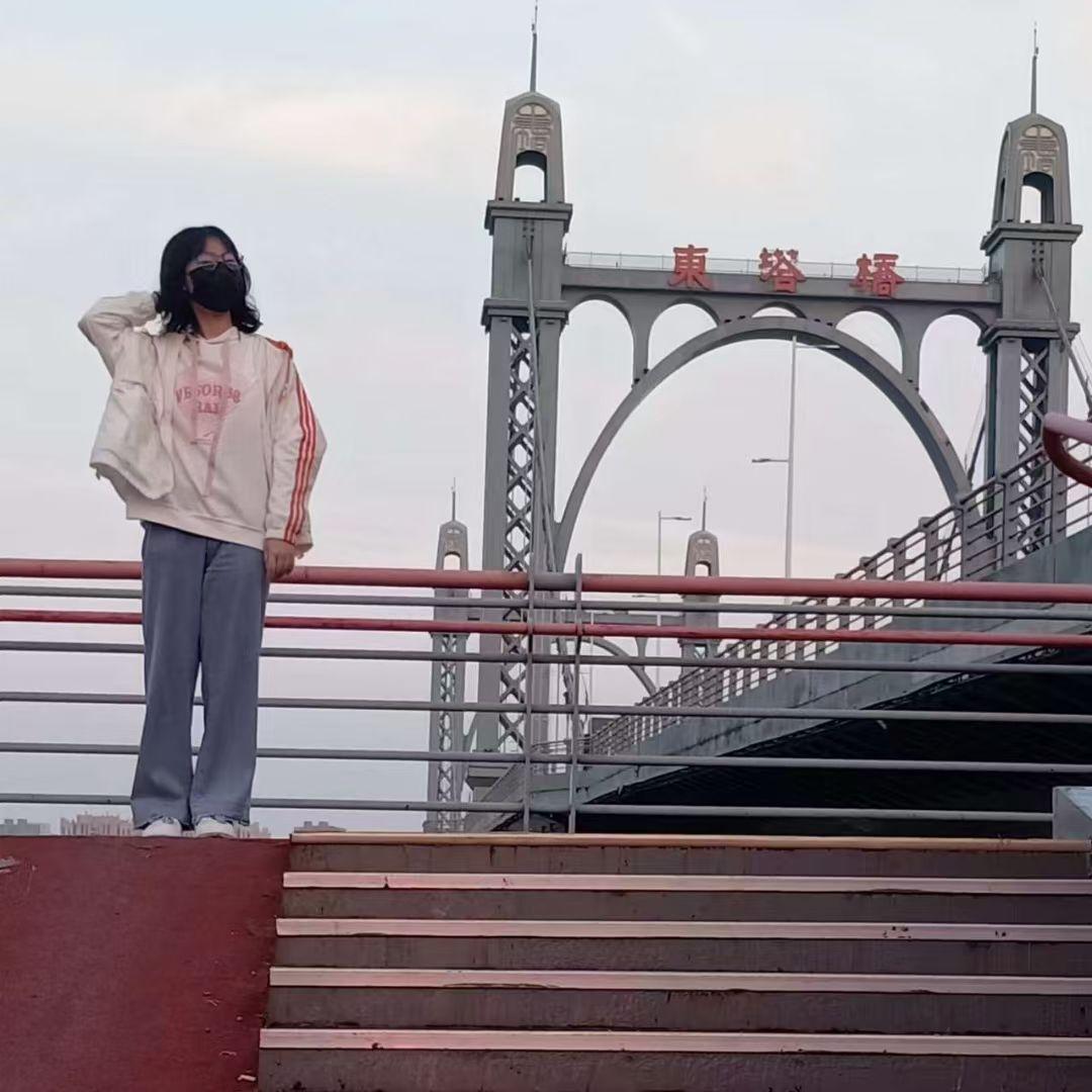 到咱题字桥留影者