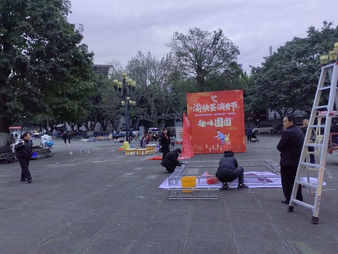 晒出你的本地生活 牡丹花是垫江县的特色，这段时间正值牡丹花盛开之际，吸引了来自全