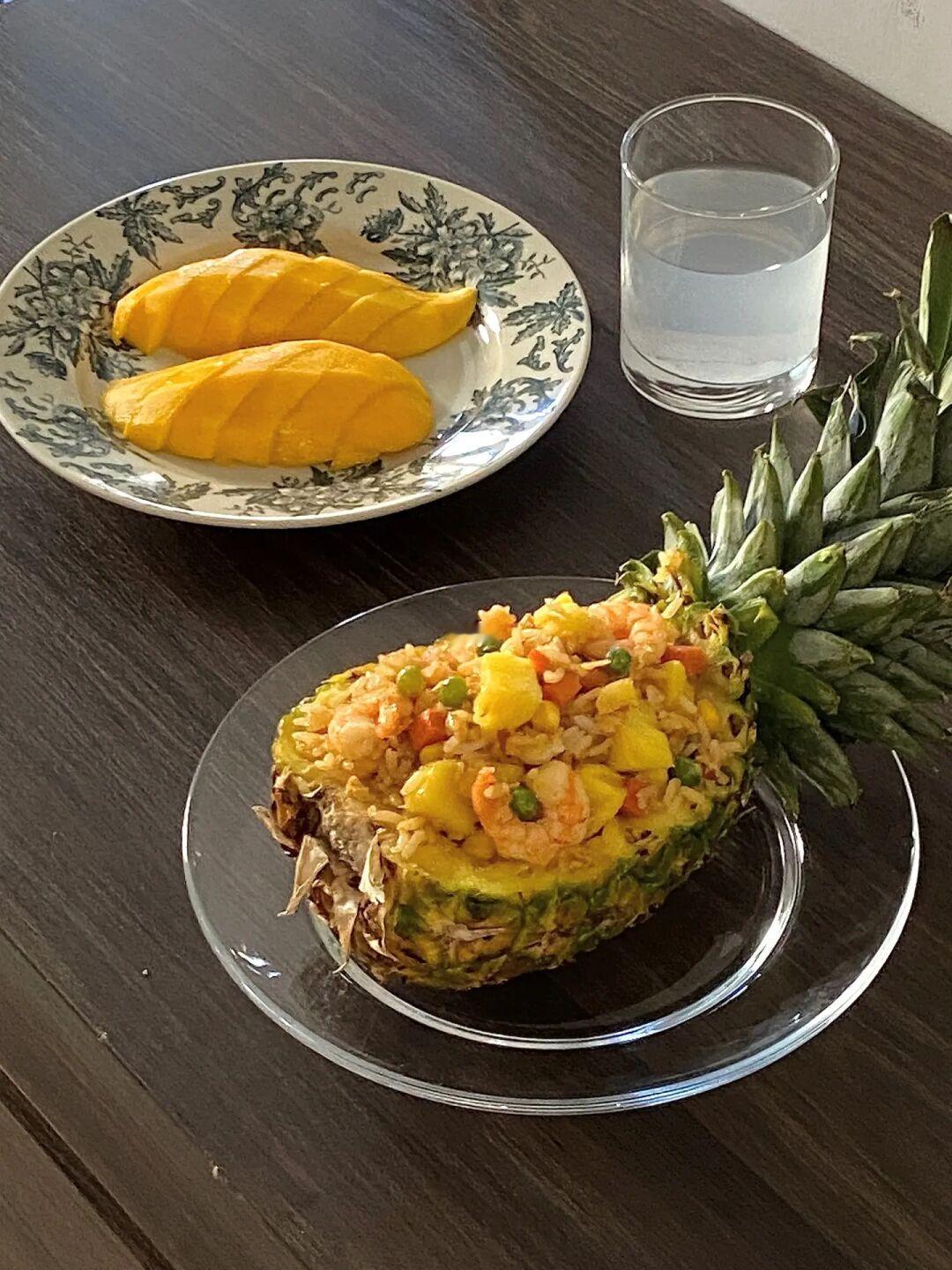 🍍菠萝饭好好次哦ᐠ( ᑒ  )ᐟ