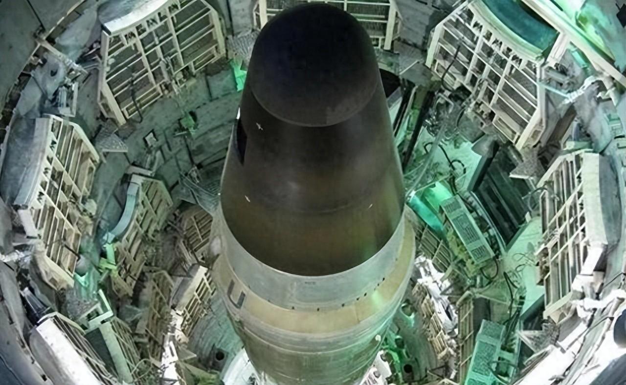 比氢弹更可怕！仅需一枚就能让美国从地球消失？联合国曾紧急叫停
-
到2026年2