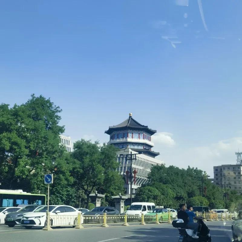 分享一张你最近拍的西安一角的照片看看是西安那里？美吗？