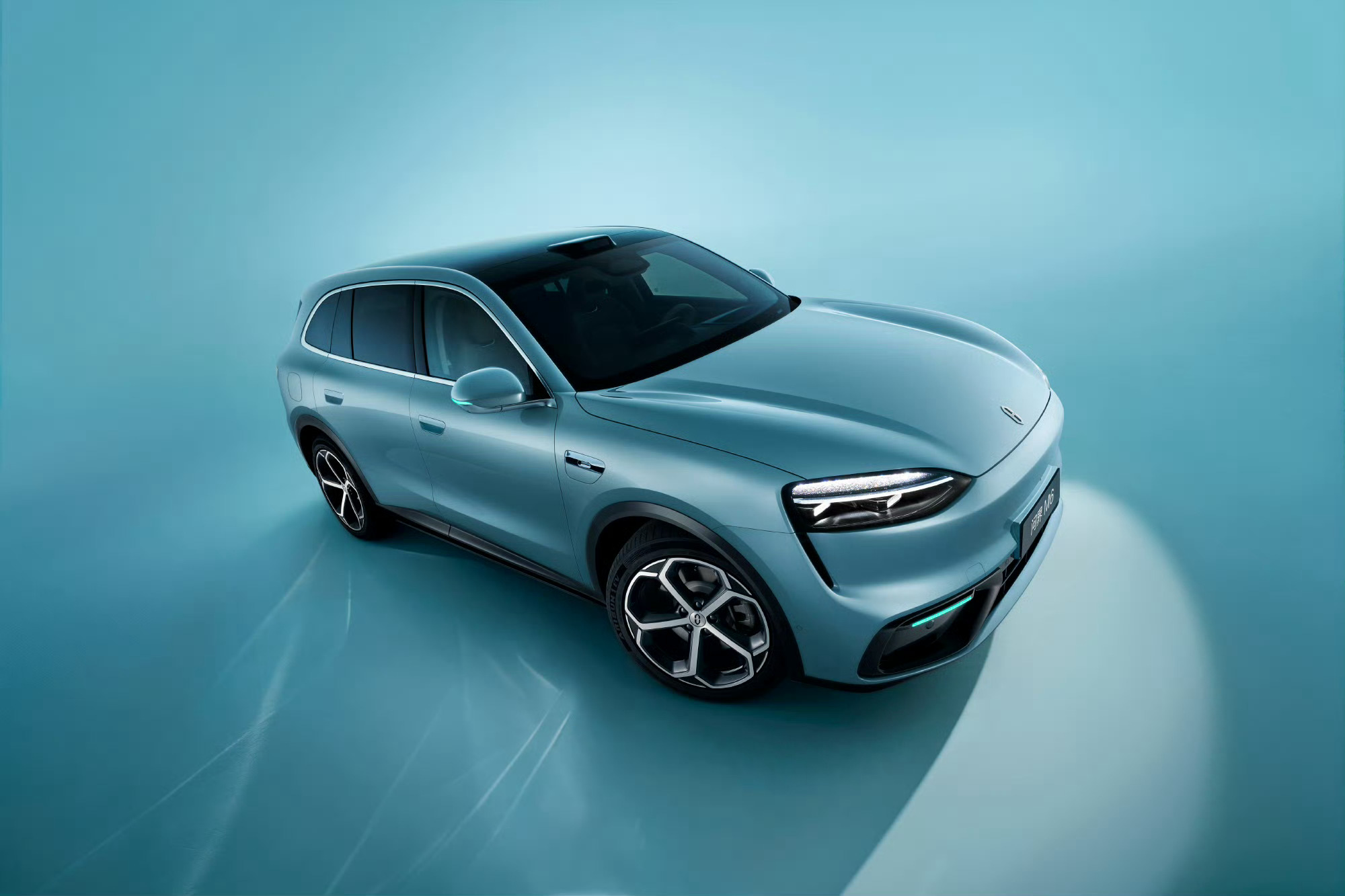 问界M6这次把基本功打得很扎实。问界M6全系标配途灵平台，各种路面的细微震动过滤