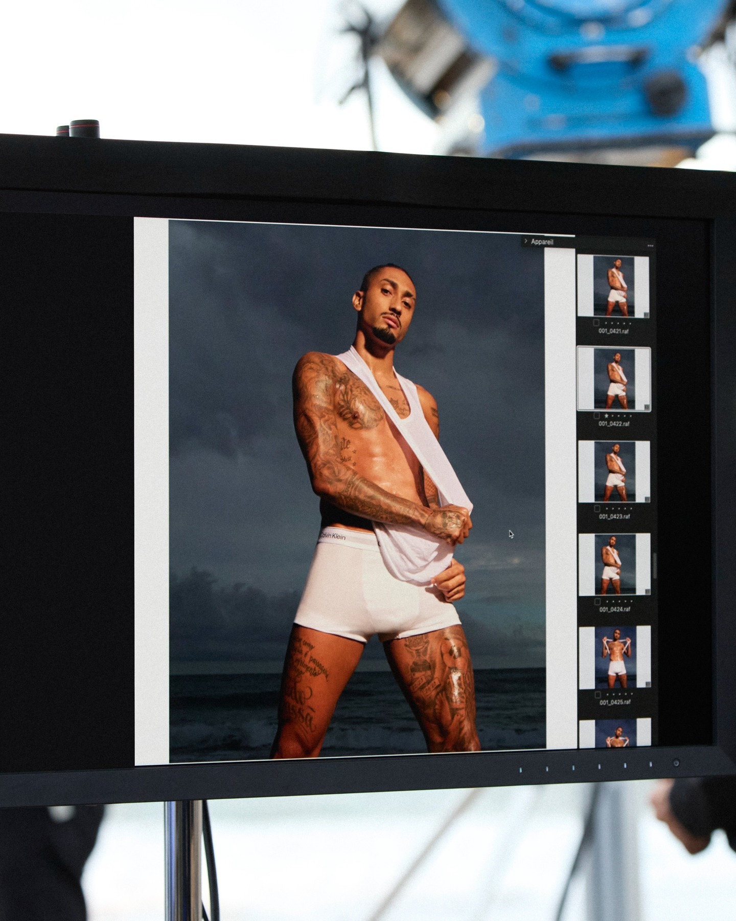 大概就是修图前后的区别吧  