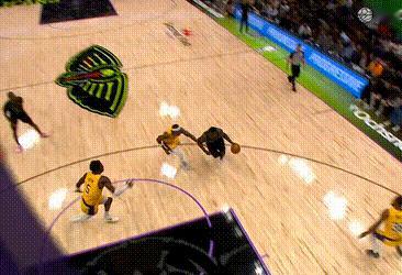 老克制造西安的进攻犯规，鹈鹕那边要挑战了！湖人vs鹈鹕