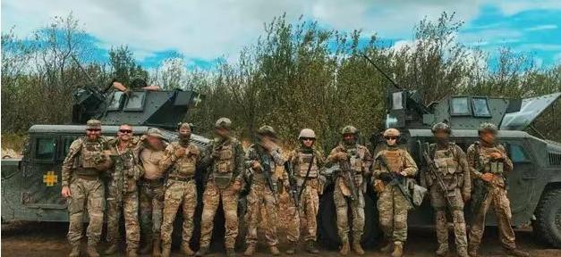 事情做得太绝了，大批西方和美洲雇佣军，正在争先恐后逃离乌克兰！乌克兰军方宣布，所