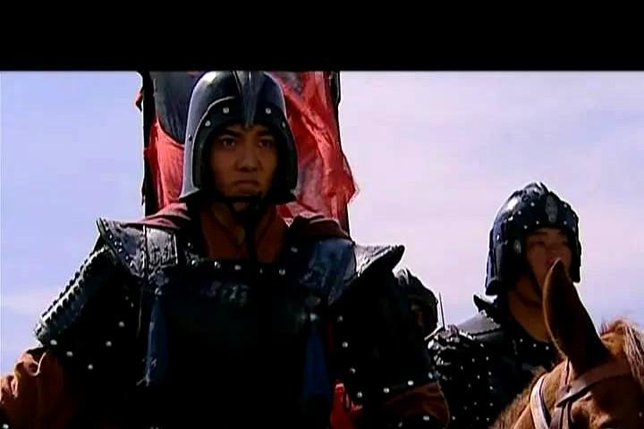 内娱的“武安侯”，还得看老的。

新剧《逐玉》里，张凌赫演的武安侯谢征，被网友戏