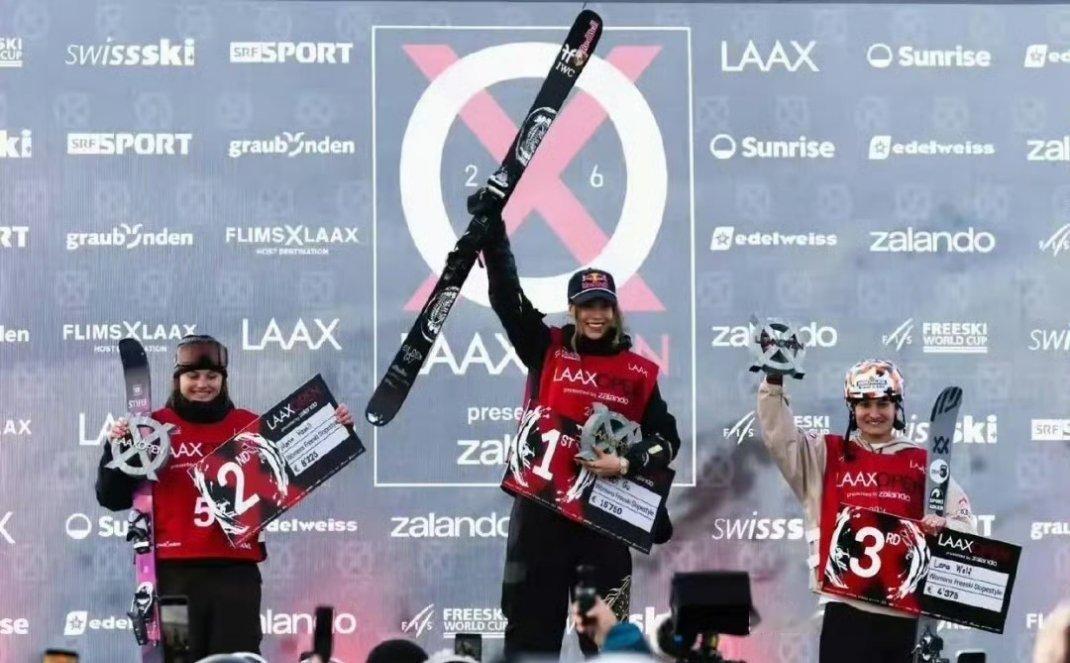 谷爱凌这波回应太飒了！《时代》杂志专访中，她明确官宣将代表中国征战米兰冬奥会，一