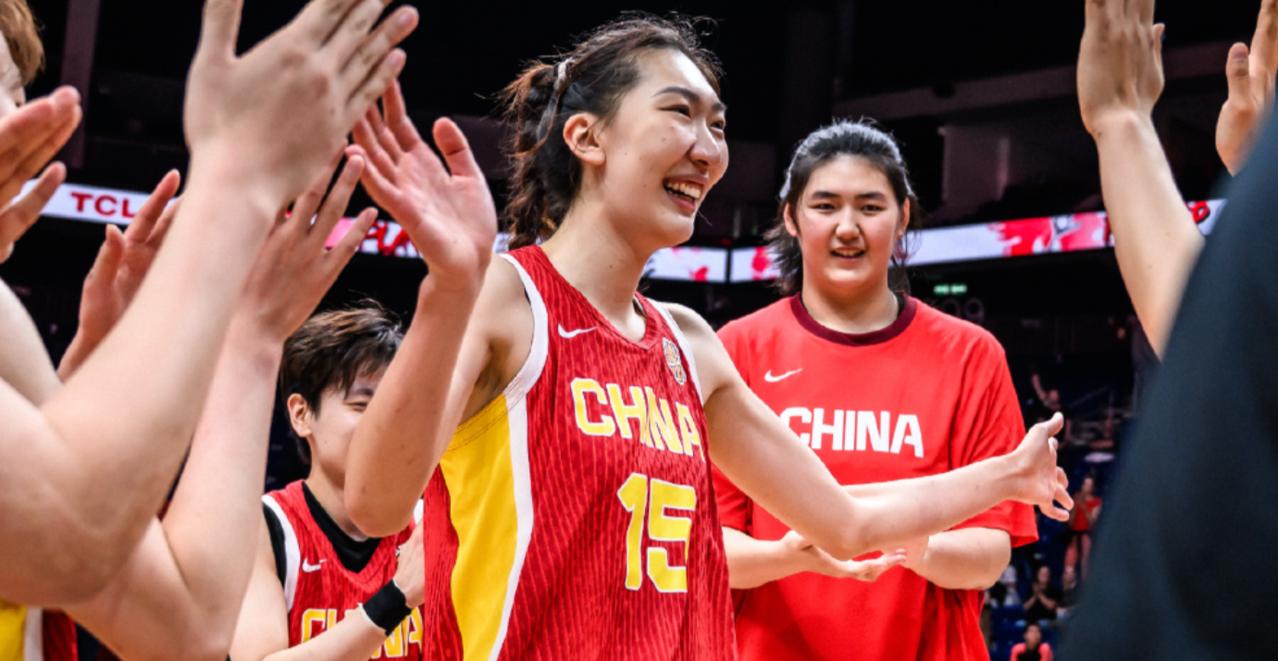 中国女篮出局，转身就得备战亚运！29分输给法国之后，一个问题再也绕不过去：韩旭、