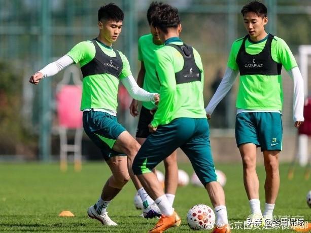 北京国安众神归位，兵发曼谷…昨天，国安的多名国脚已经开始在球场上跟队合练，另外新