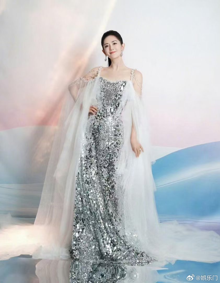 谢娜守护逆战乘风2026 欢乐瞬间定格舞台日常，整场都在围绕问题展开讨论，谢娜却