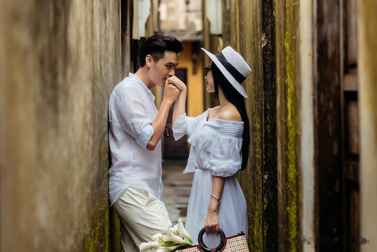 反复背叛婚姻的男人，到底要怎么治他，才能让他不敢再犯？
 
“老婆我错了，求你原