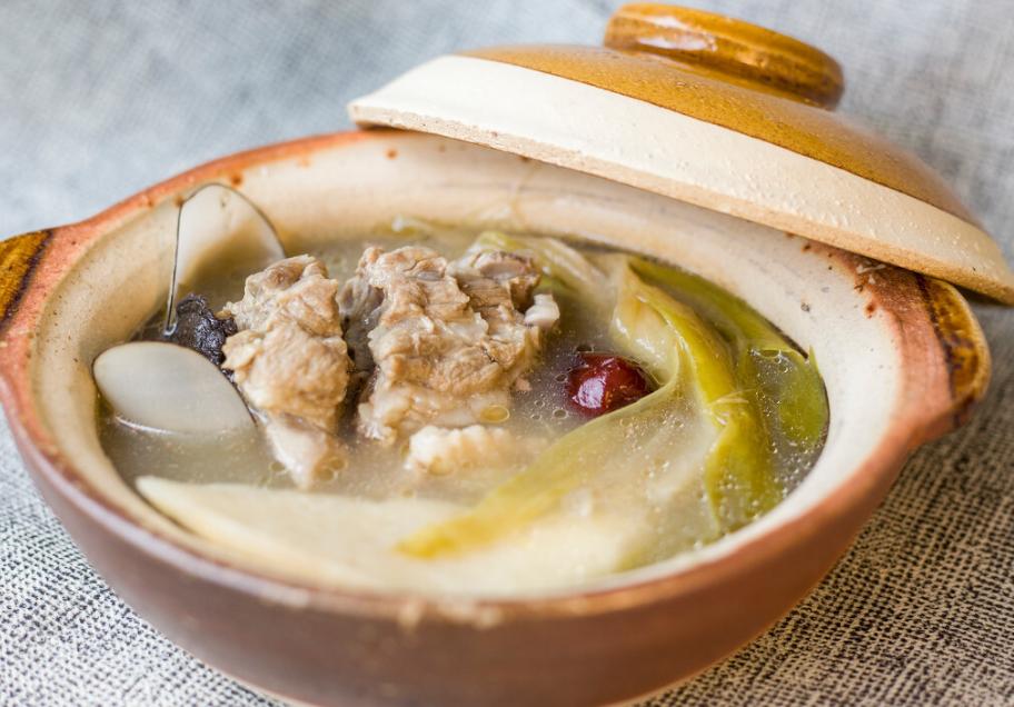 高血脂凶手查出来了！不是排骨汤，降低血脂，3种食物少吃

“我一直以为天天喝排骨