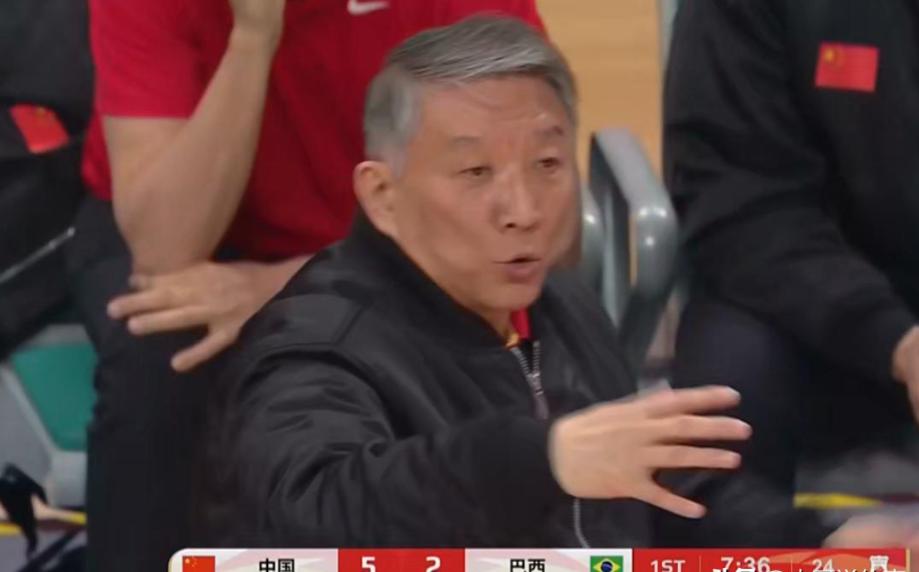 刚刷到女篮这场球的消息，真是一声长叹，一位跟队多年的老记者赛后摇头说，这哪是热身