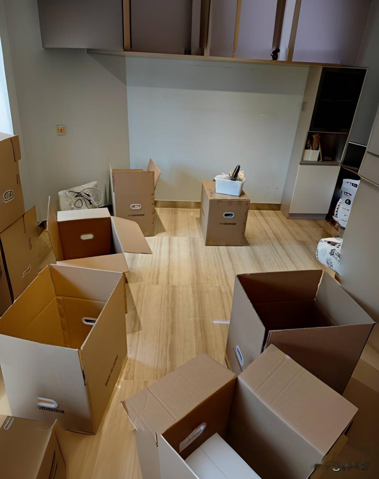 那些年合租遇到的事儿③
老公明天你请个假吧，蕾蕾帮我找好房了，咱们去看看要是没问