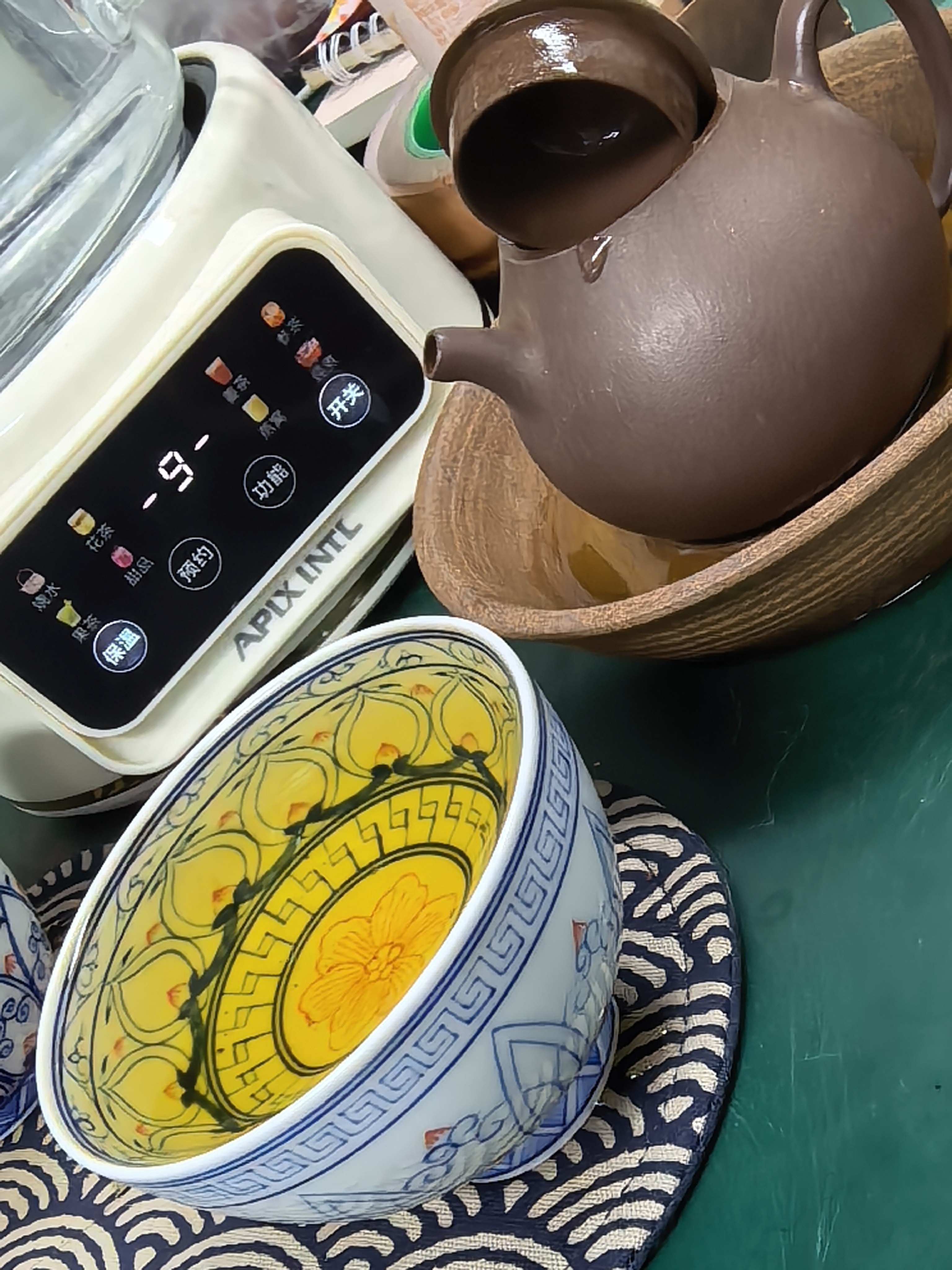 每喝一口嘴巴里留下的那股茶香久久不散！奶茶可绝对做不到~都来喝茶吧~可太好喝了！