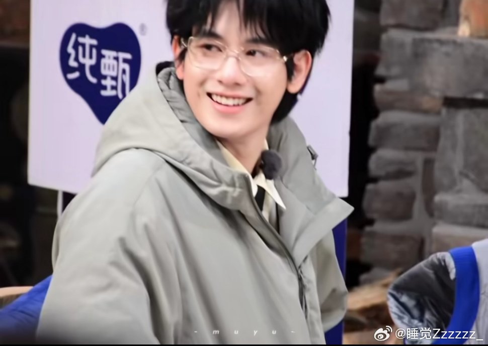 #胡先煦[超话]# 小胡你像一个惊喜礼物[害羞][害羞]就是那种一拆开然后哇的一