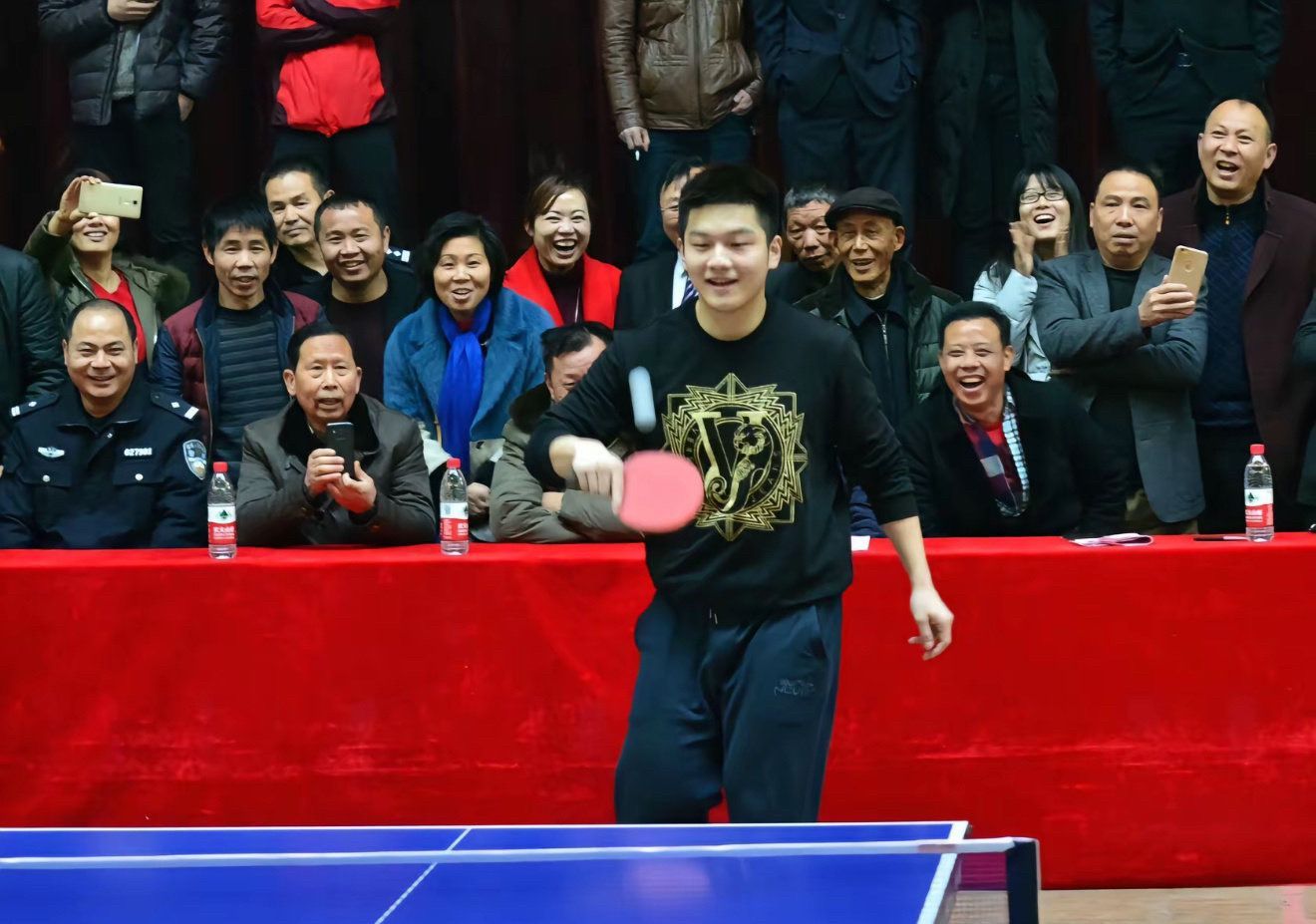 樊振东让乒乓欢乐共享而且是不同年龄段的同享！ 