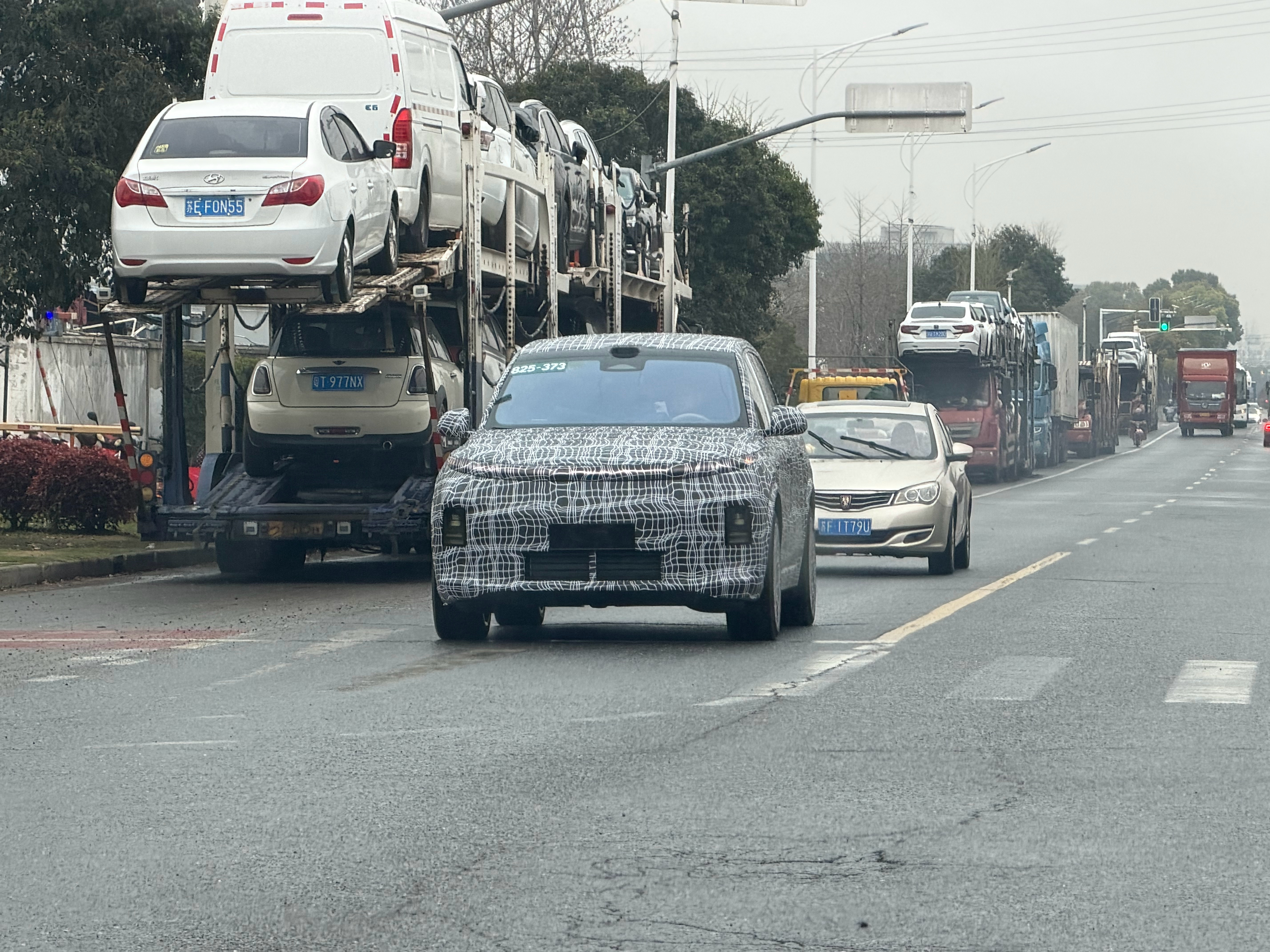 大家猜猜这是什么车？已经很明显了。理想l9308_IO新能源汽车