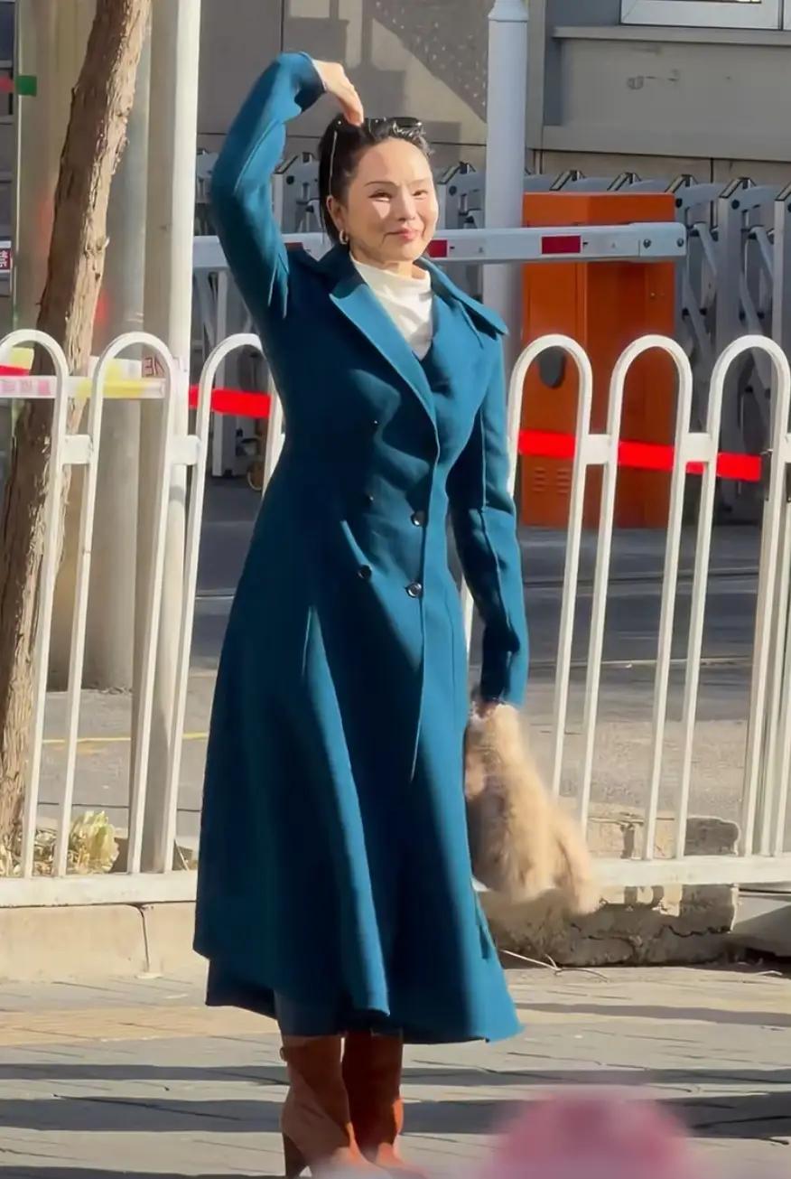 说实话，美容教主伊能静这次穿搭失手了。其实伊能静在外形穿搭上面从来没有失手过，这