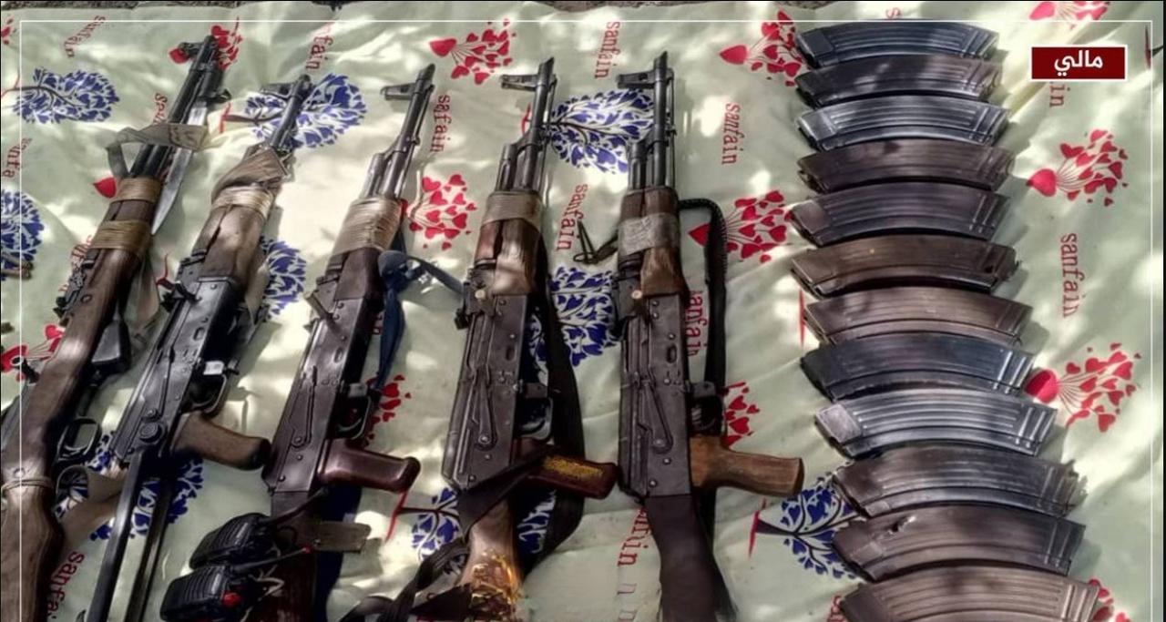 “基地”组织分支JNIM于上周五在马里中部莫普提地区伏击并杀死了五名多佐（猎人）