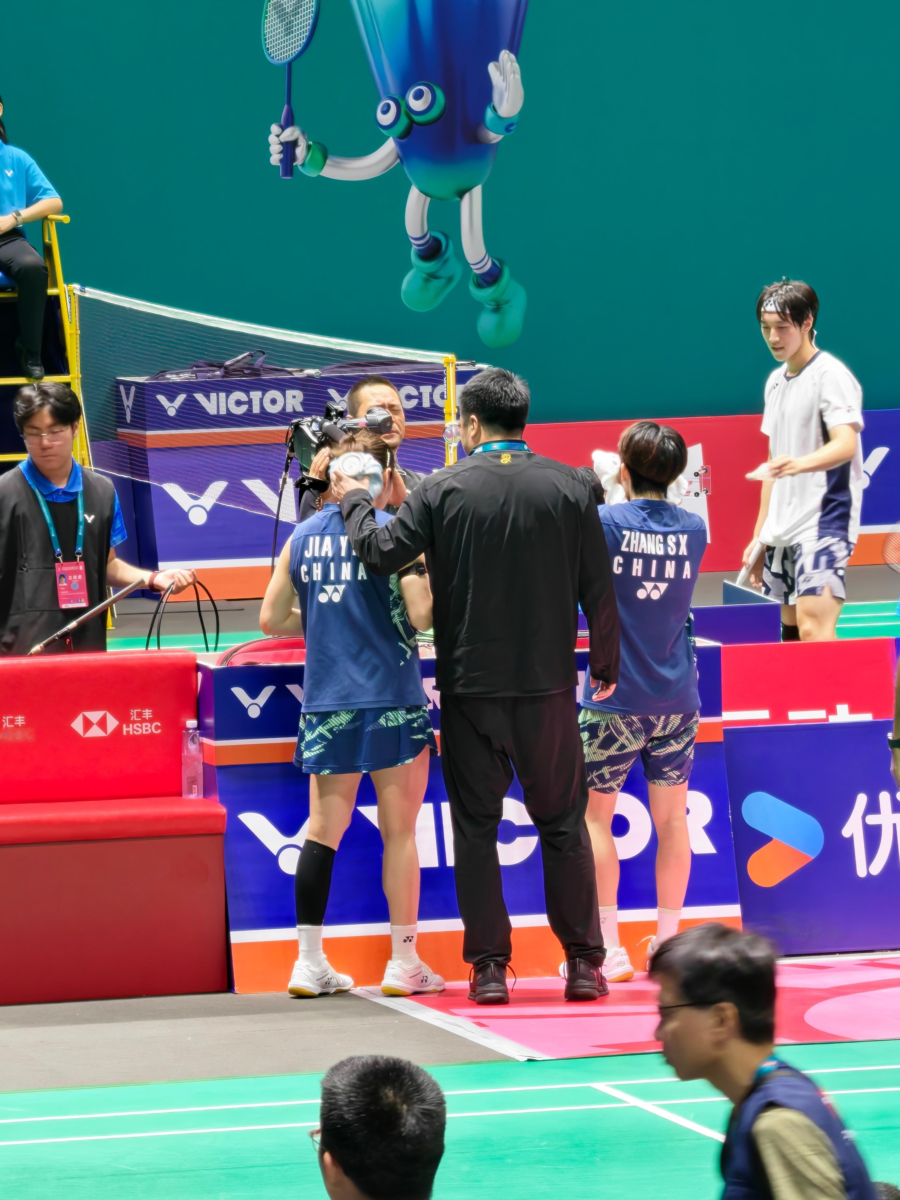 贾一凡/张殊贤🇨🇳 21-23 🇯🇵松山奈未/志田千阳贾一凡张殊贤vs松