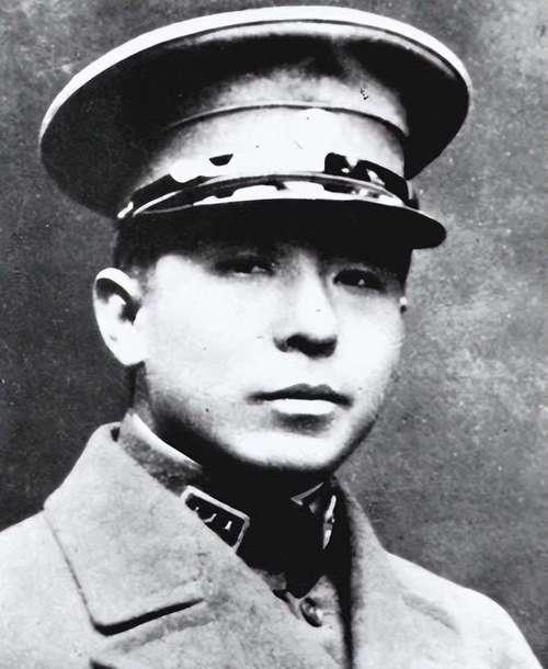 张学良一生大事记

1:张学良1901年生于辽宁台安县，是奉系军阀张作霖的长子。