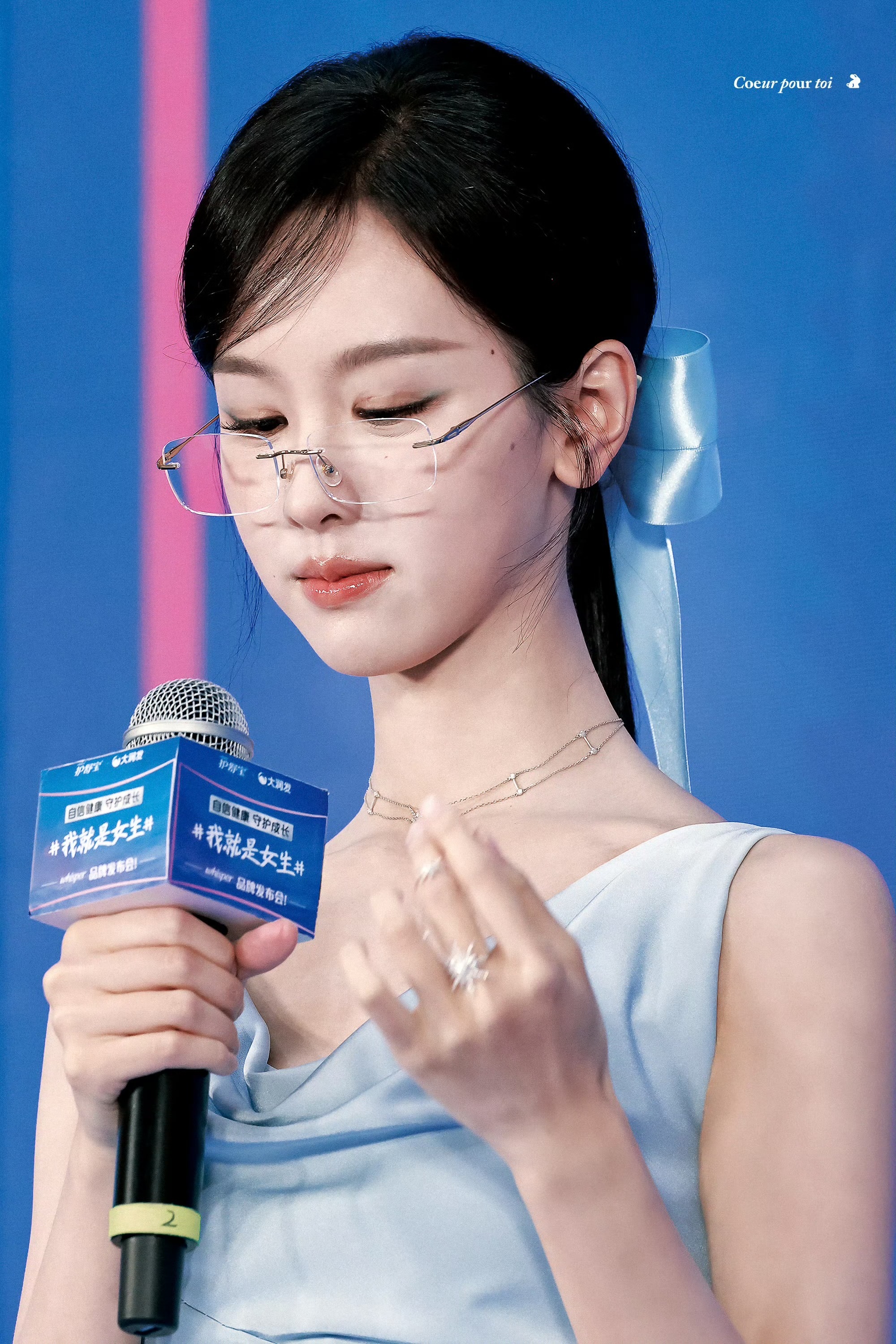 愚人节站姐团建 投稿【陈都灵 申有娜】爱上了两个蓝衣女孩 