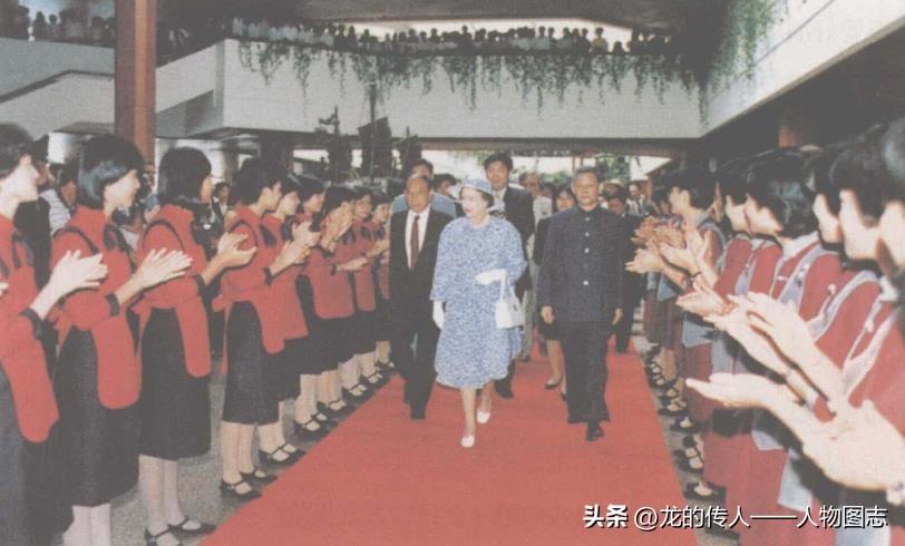 1986年10月18日，英国女王伊丽莎白二世莅临白天鹅宾馆。