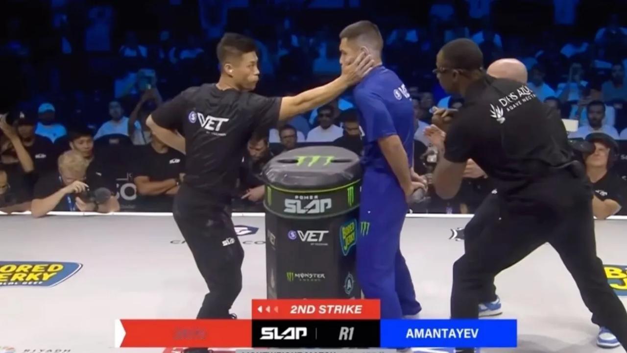 赵鸿刚虽败犹荣，不应求全责备！
看了昨晚的UFC扇耳光大赛，最引入关注的中国选手