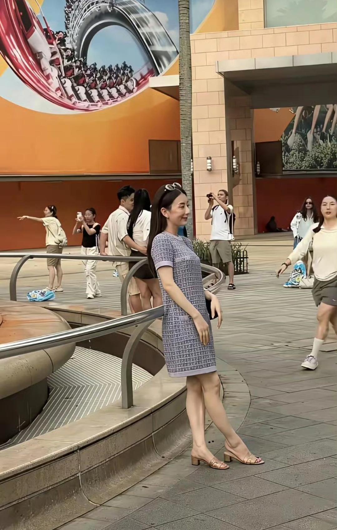 女人生孩子确实老的快，要不然怎么那么多女明星选择不生孩子呢！
但是天王老婆却不一