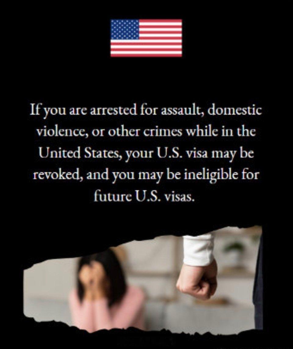 飞机上一拳打没全家美国签证冲动是魔鬼，一拳打碎全家美国梦。公共场合务必控制情绪，