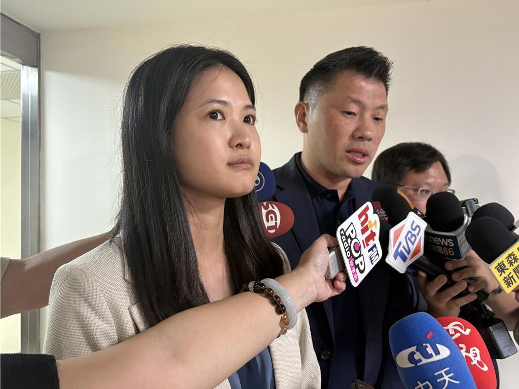 林亮君批公园满地老鼠药 遭爆“设局套杀” 钟沛君轰可耻
绿营北市议员林亮君4月3