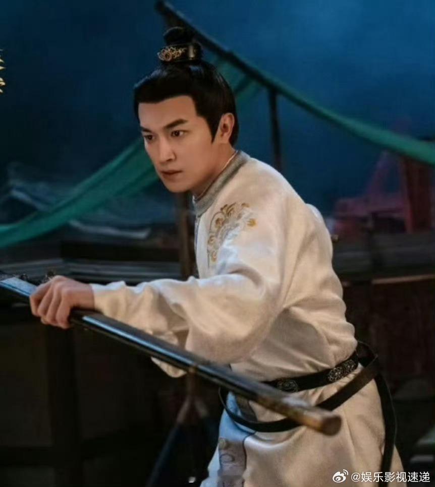 杨旭文迷路 杨旭文收官夜翻牌粉丝，结果先是超话跑错，再是话题跑错，折腾半天终于到