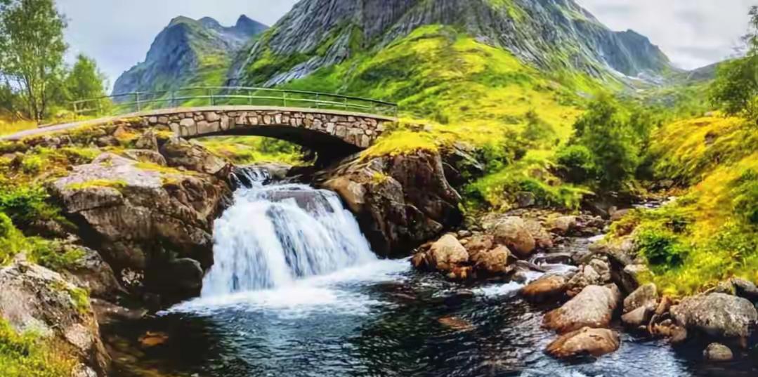 好好对待人生的每一个当下，喜怒哀乐皆风景，失去了就再也找不到原来的风景，珍惜吧