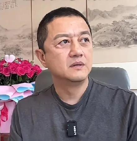 李亚鹏的债务困局：该放下执念，重拾初心了
 
最近李亚鹏日子不好过，丽江土地被收