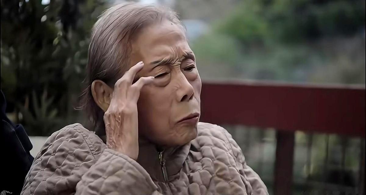 谷爱凌米兰冬奥卫冕金牌，你以为是天赋？背后是她90岁外婆的“坐镇”。这位交大毕业