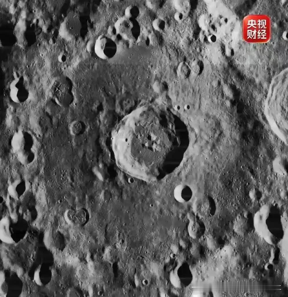 北京时间8月5日14时35分，SpaceX猎鹰9火箭第二级残骸以每秒2.4公里速