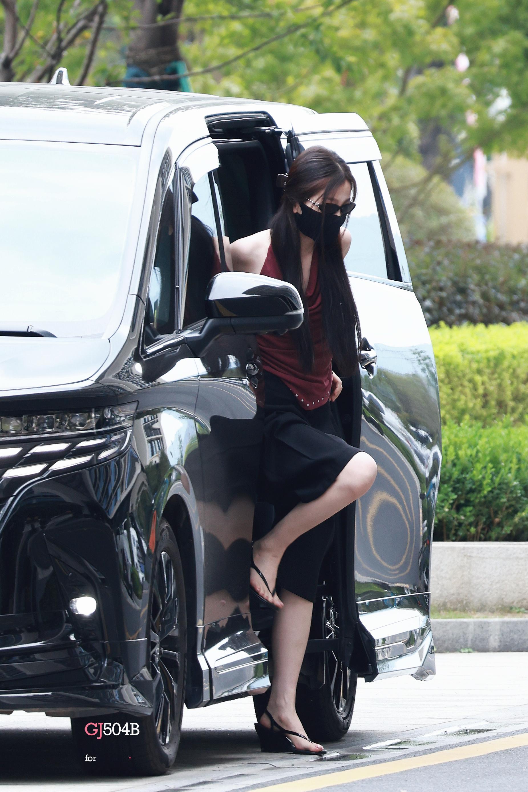 虞书欣[超话]虞书欣何盼 2026.09.23 📷👑​​​