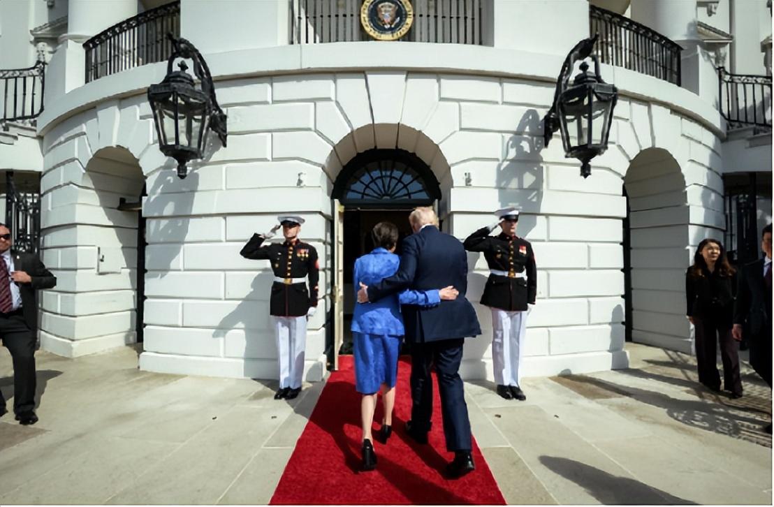 高市早苗访美：跪送 730 亿，换来了 “珍珠港” 羞辱与左右为难

花 730