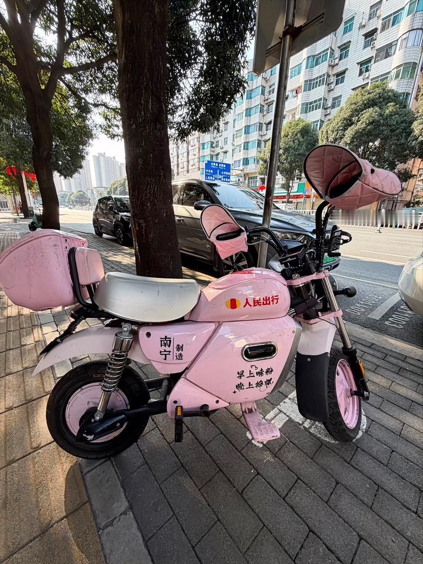 你敢信 这是南宁的共享电动车 太超前了