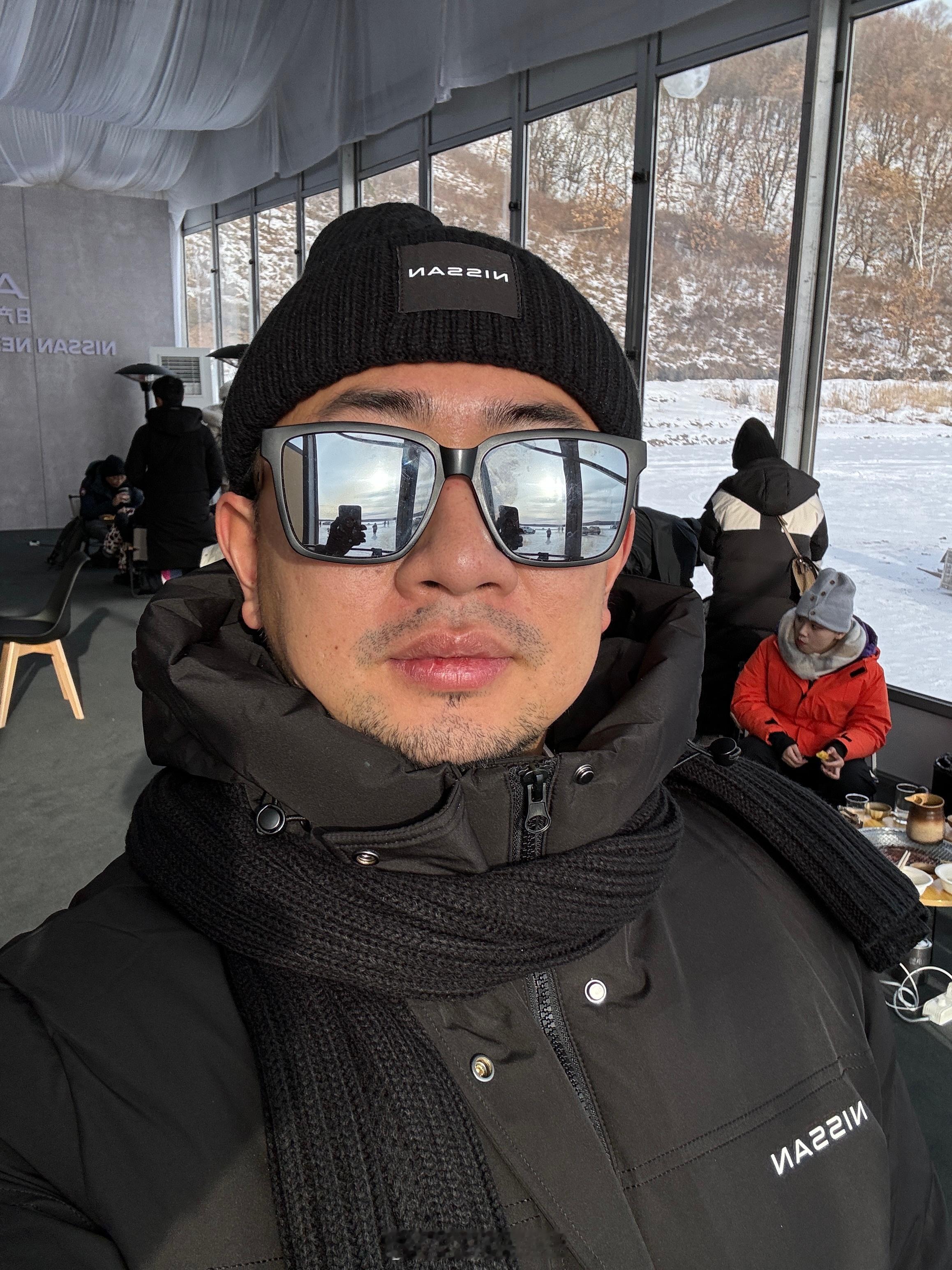 今日是雪上飞鼠，体验完超混电驱奇骏冰面漂移以后，只想说四个字：  ​​​