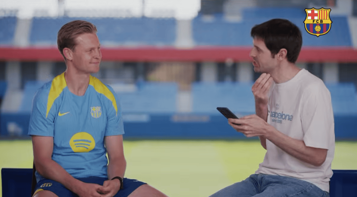 德容：和佩德里踢球会更轻松，他总能给出很好的传球选择