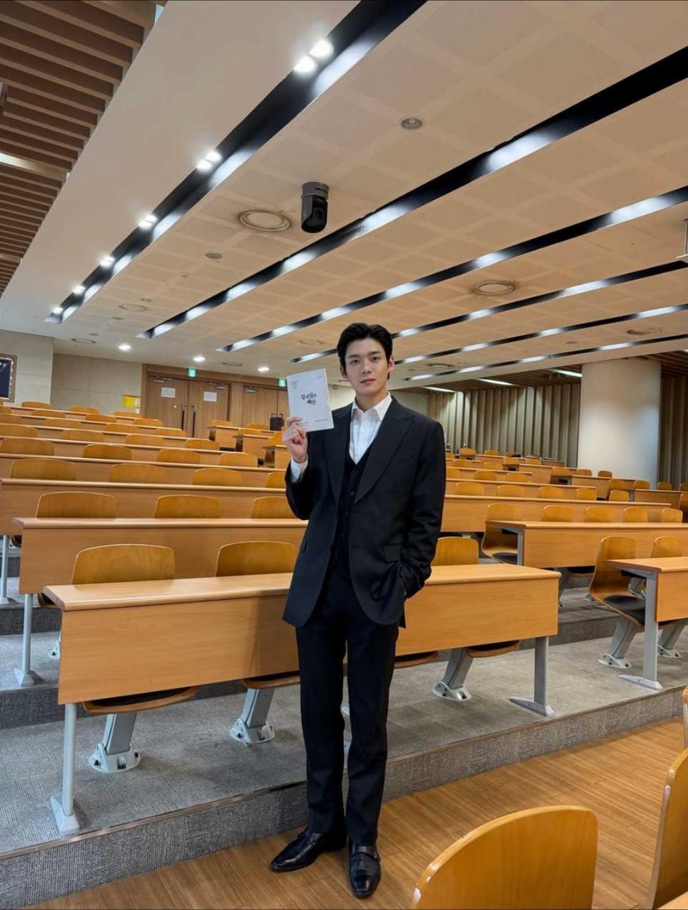 这他妈完全攻力量… 