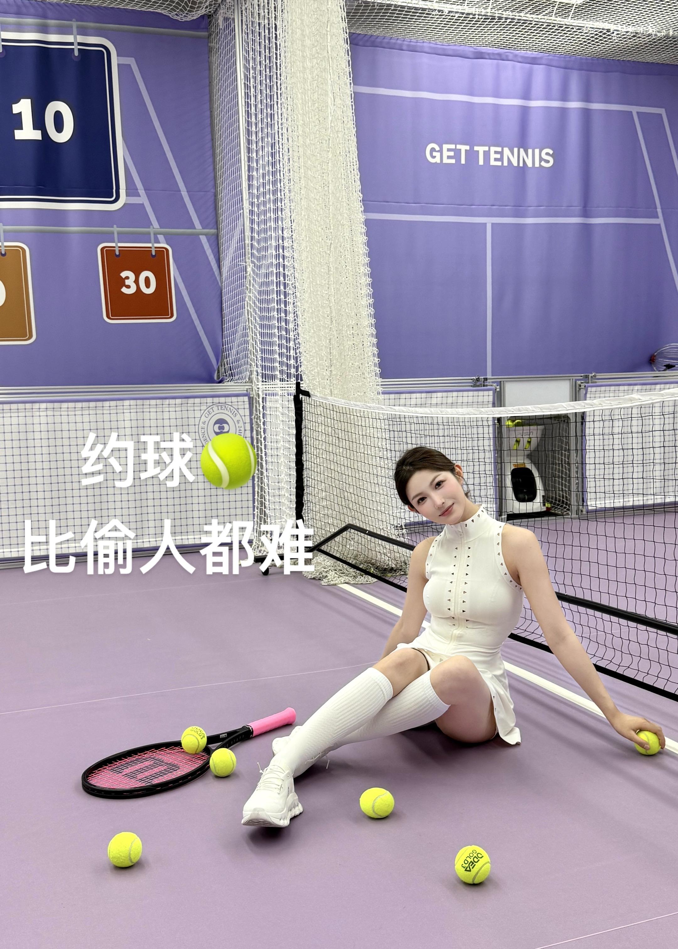 约了两个小时人，现在在打发球机。🎾