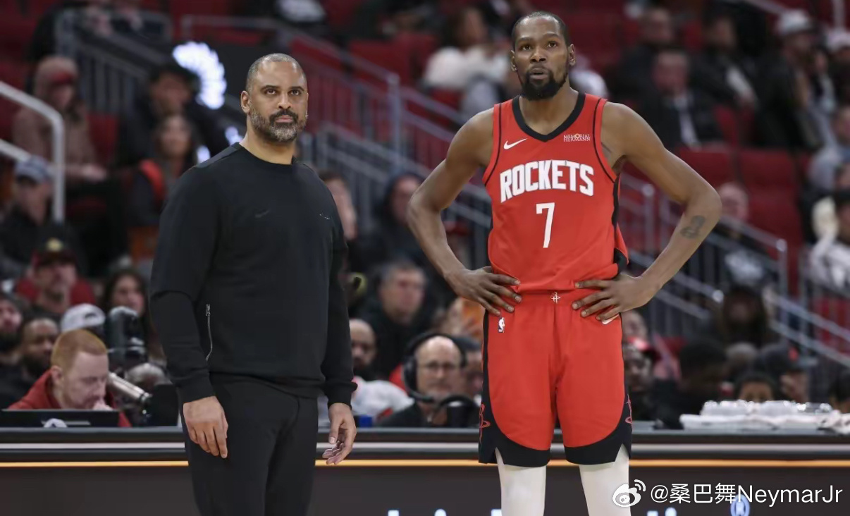 杜兰特在最近三场赛事中的失误频发，究其原因，很大程度上是源于其过度疲劳！具体来看