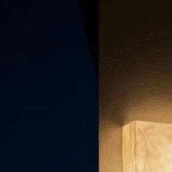 结束平平淡淡的一天，收藏今日的小美好，原谅所有不完美。愿长夜无扰，岁岁安然入梦。